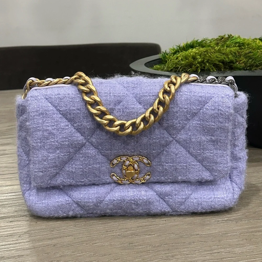 CHANEL 19 Flap Bag Quilted Tweed Lilac - Picture 1 of 14